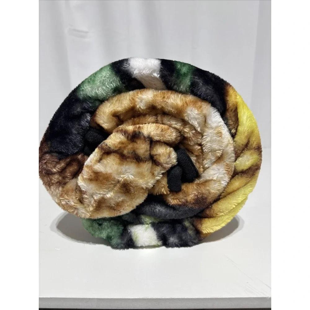 American Heritage Royal‎ Plush Raschel Throw Blanket 